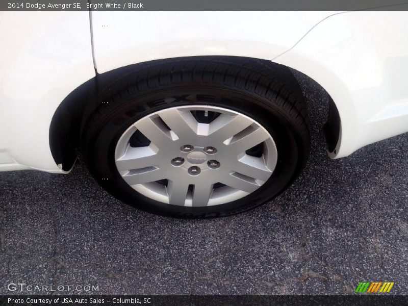 Bright White / Black 2014 Dodge Avenger SE