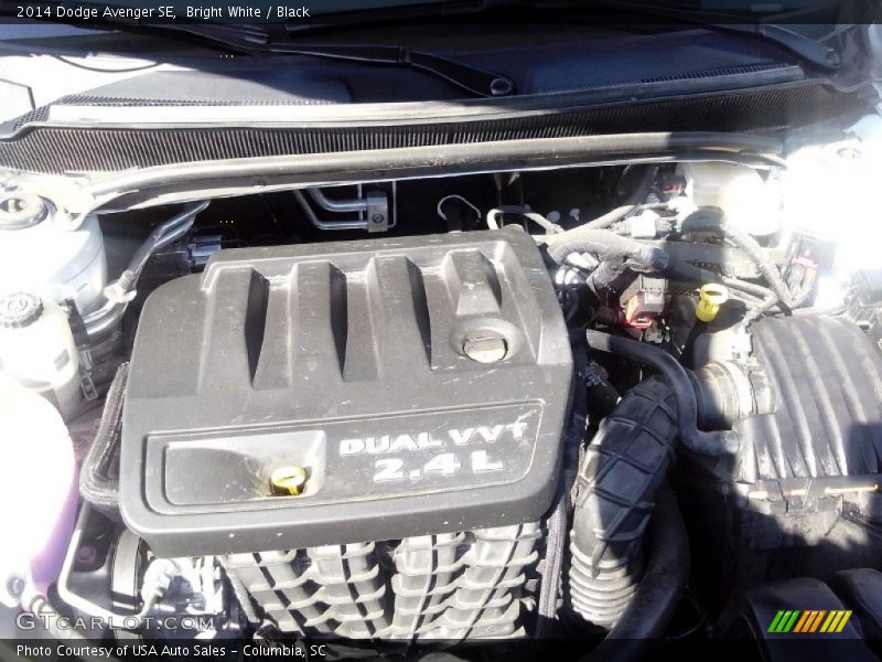 Bright White / Black 2014 Dodge Avenger SE