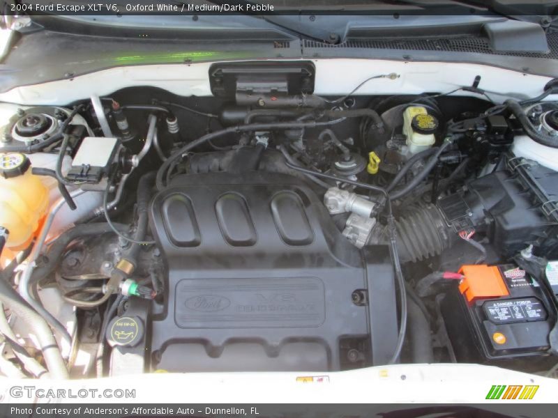 Oxford White / Medium/Dark Pebble 2004 Ford Escape XLT V6