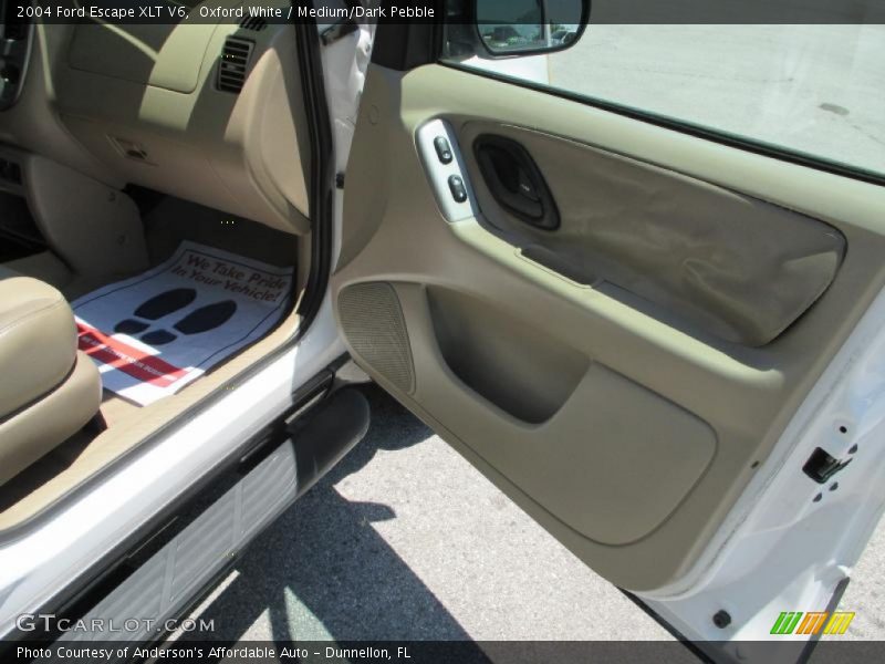 Oxford White / Medium/Dark Pebble 2004 Ford Escape XLT V6