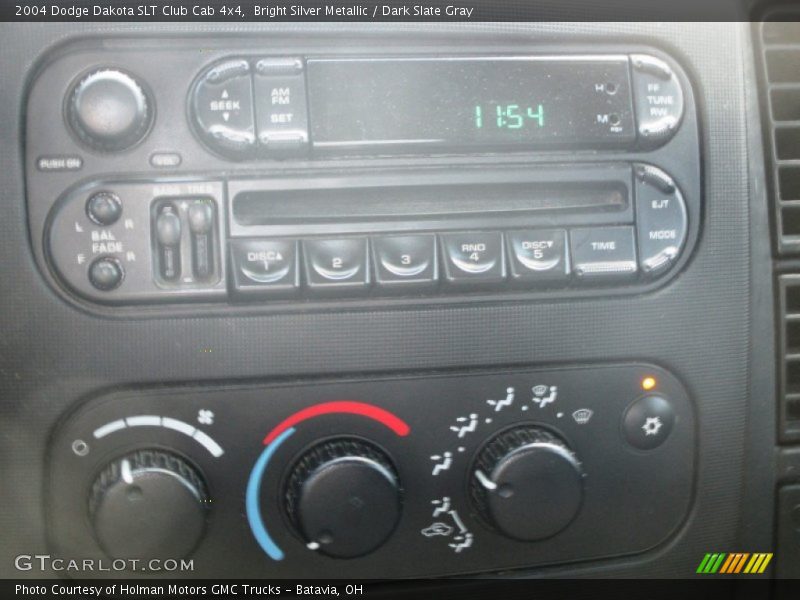 Bright Silver Metallic / Dark Slate Gray 2004 Dodge Dakota SLT Club Cab 4x4