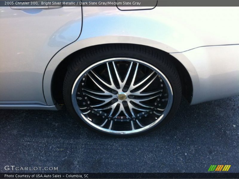 Bright Silver Metallic / Dark Slate Gray/Medium Slate Gray 2005 Chrysler 300