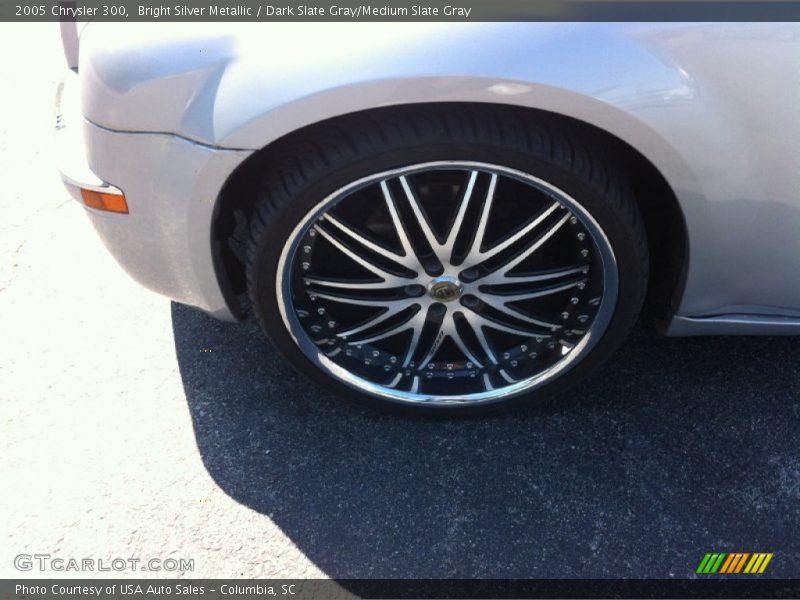 Bright Silver Metallic / Dark Slate Gray/Medium Slate Gray 2005 Chrysler 300