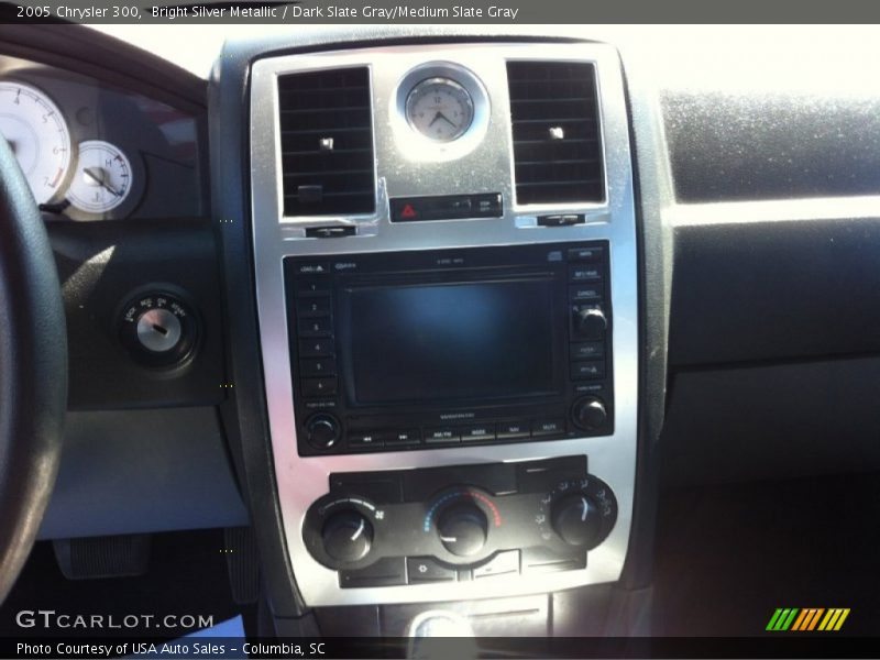 Bright Silver Metallic / Dark Slate Gray/Medium Slate Gray 2005 Chrysler 300