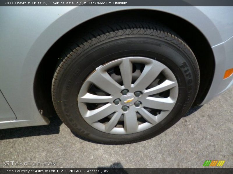 Silver Ice Metallic / Jet Black/Medium Titanium 2011 Chevrolet Cruze LS