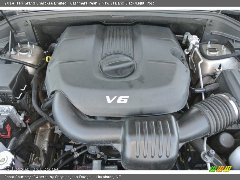 Cashmere Pearl / New Zealand Black/Light Frost 2014 Jeep Grand Cherokee Limited