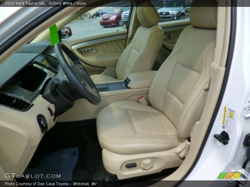Oxford White / Dune 2013 Ford Taurus SEL