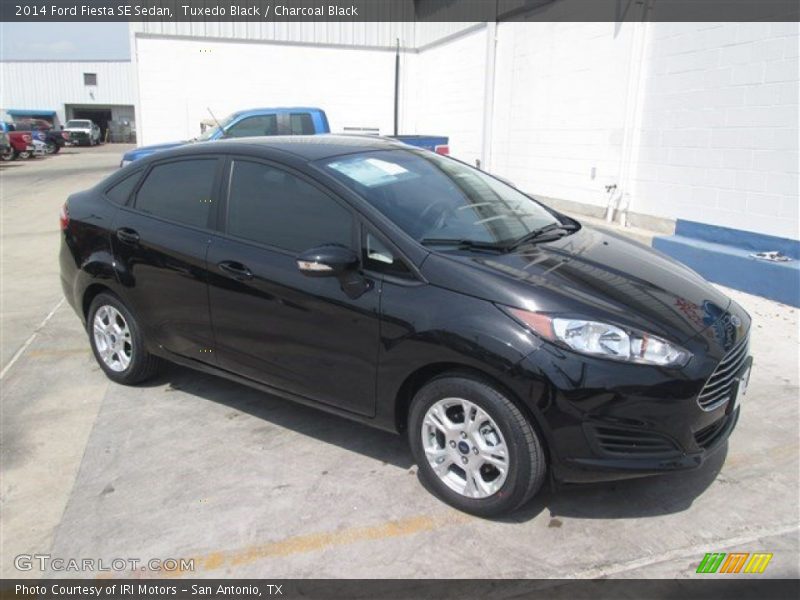 Tuxedo Black / Charcoal Black 2014 Ford Fiesta SE Sedan