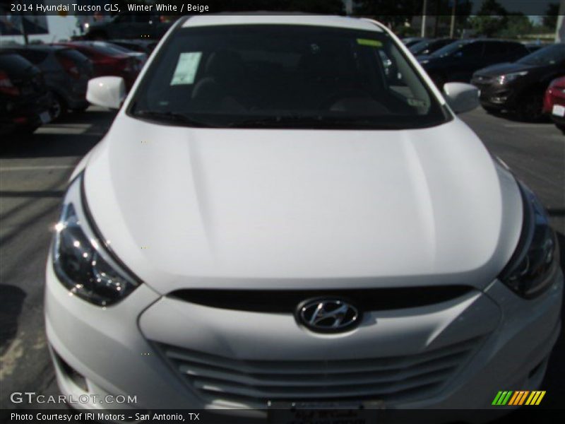 Winter White / Beige 2014 Hyundai Tucson GLS