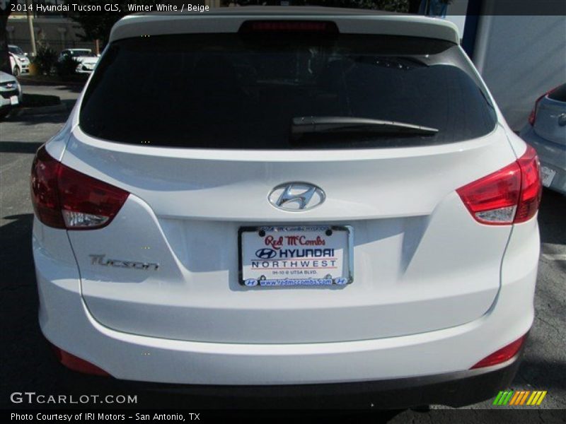 Winter White / Beige 2014 Hyundai Tucson GLS