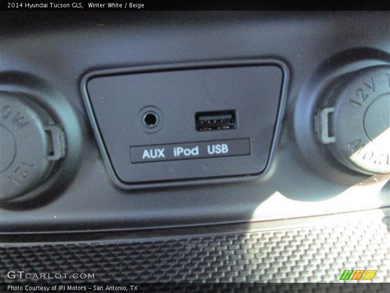 Winter White / Beige 2014 Hyundai Tucson GLS