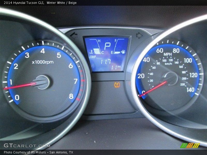 Winter White / Beige 2014 Hyundai Tucson GLS