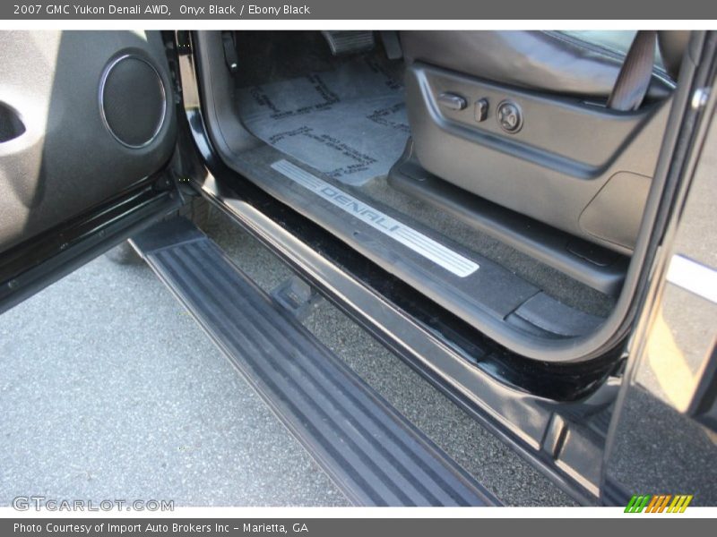 Onyx Black / Ebony Black 2007 GMC Yukon Denali AWD