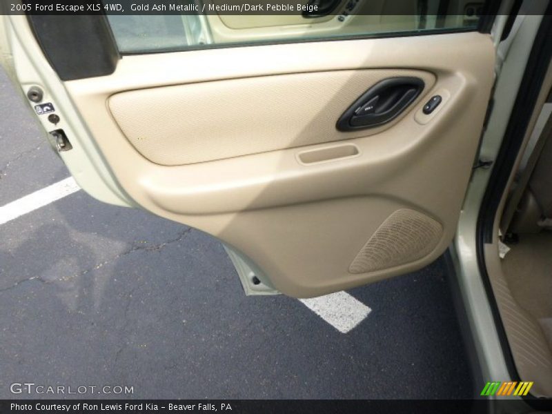 Gold Ash Metallic / Medium/Dark Pebble Beige 2005 Ford Escape XLS 4WD