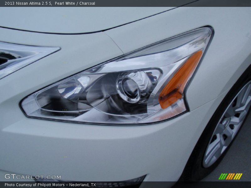 Pearl White / Charcoal 2013 Nissan Altima 2.5 S