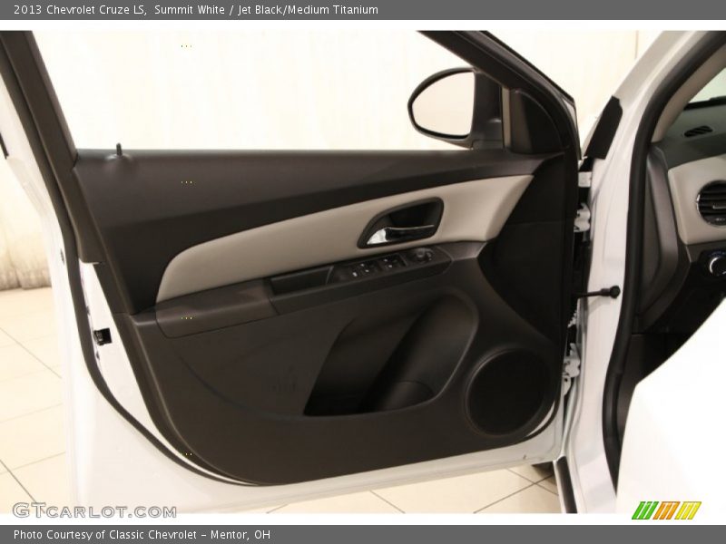 Summit White / Jet Black/Medium Titanium 2013 Chevrolet Cruze LS