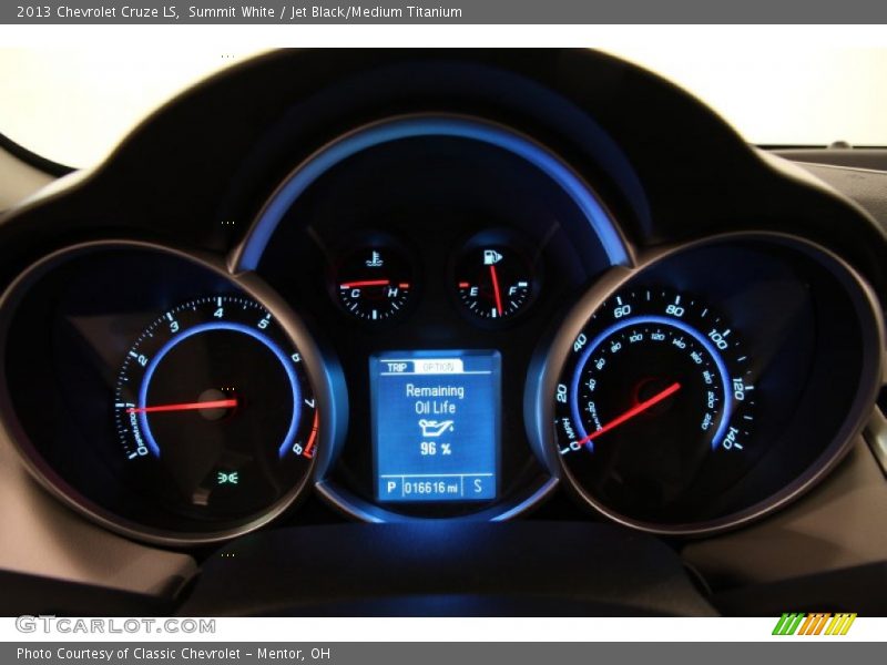 Summit White / Jet Black/Medium Titanium 2013 Chevrolet Cruze LS