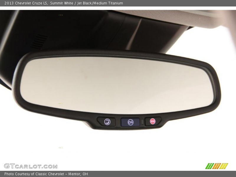 Summit White / Jet Black/Medium Titanium 2013 Chevrolet Cruze LS
