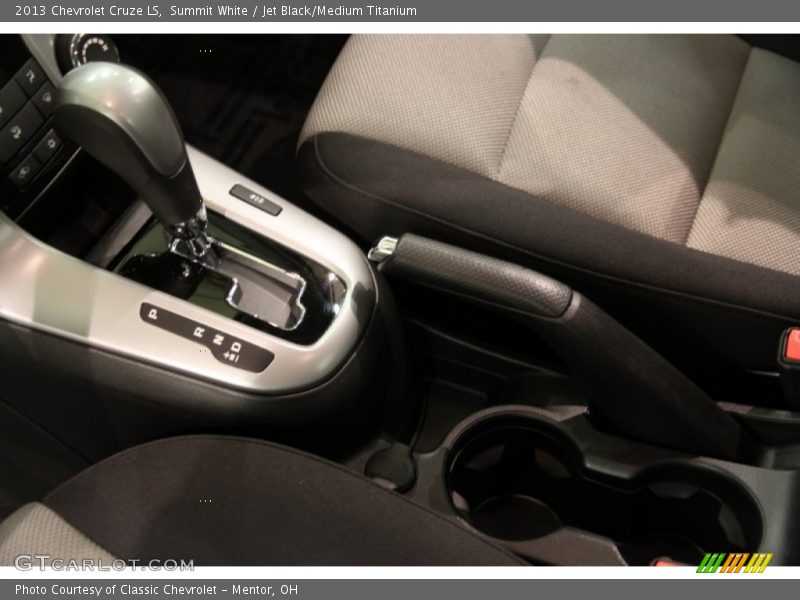 Summit White / Jet Black/Medium Titanium 2013 Chevrolet Cruze LS