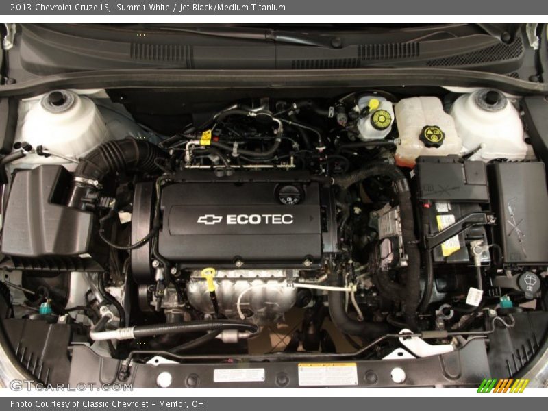 Summit White / Jet Black/Medium Titanium 2013 Chevrolet Cruze LS