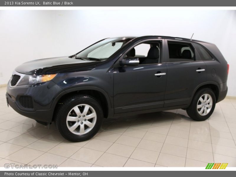 Front 3/4 View of 2013 Sorento LX