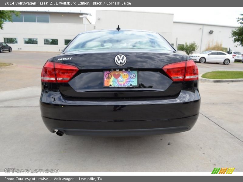 Black / Cornsilk Beige 2014 Volkswagen Passat 2.5L Wolfsburg Edition