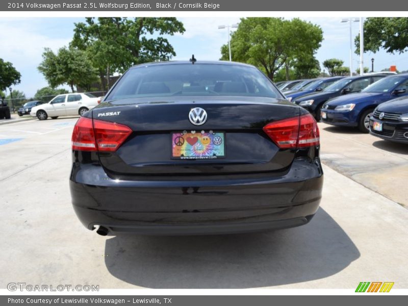 Black / Cornsilk Beige 2014 Volkswagen Passat 2.5L Wolfsburg Edition