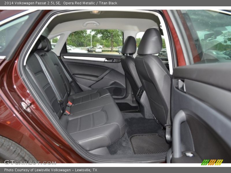 Opera Red Metallic / Titan Black 2014 Volkswagen Passat 2.5L SE