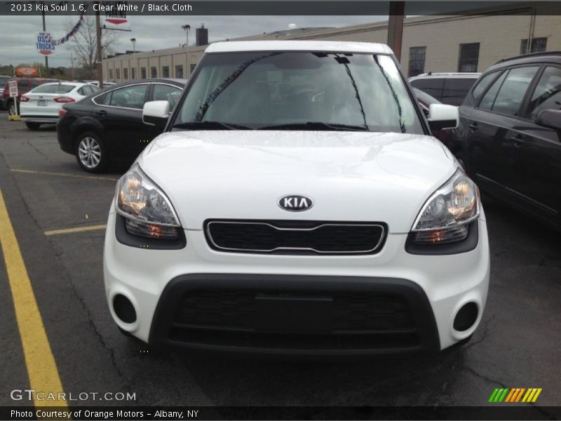 Clear White / Black Cloth 2013 Kia Soul 1.6