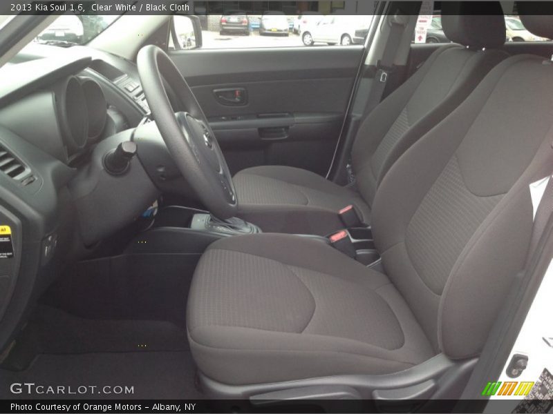 Clear White / Black Cloth 2013 Kia Soul 1.6