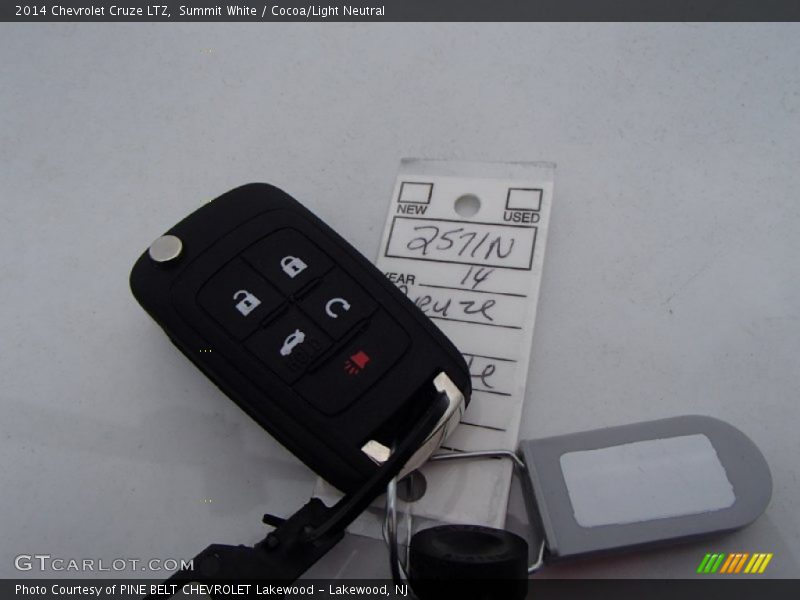 Summit White / Cocoa/Light Neutral 2014 Chevrolet Cruze LTZ