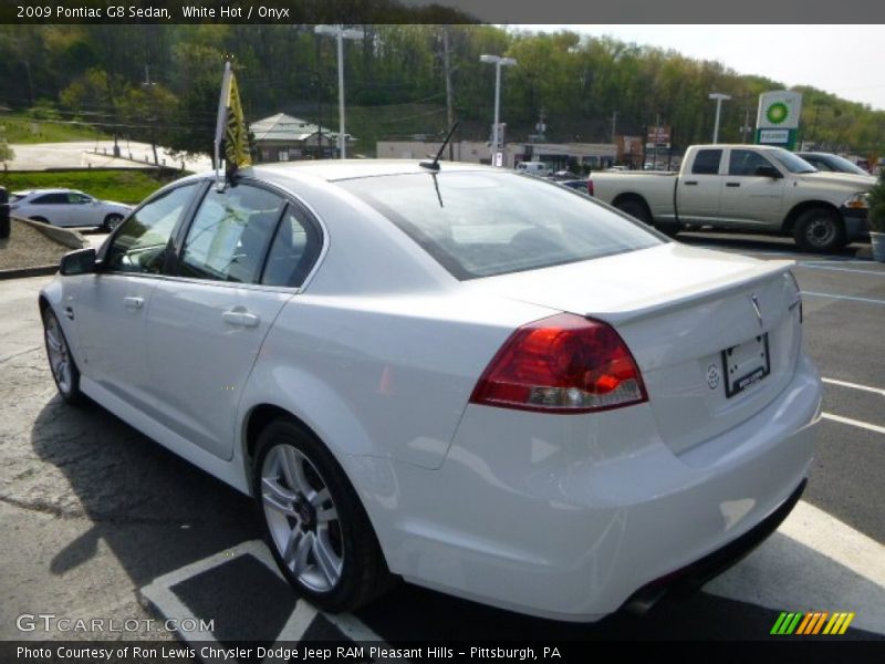 White Hot / Onyx 2009 Pontiac G8 Sedan