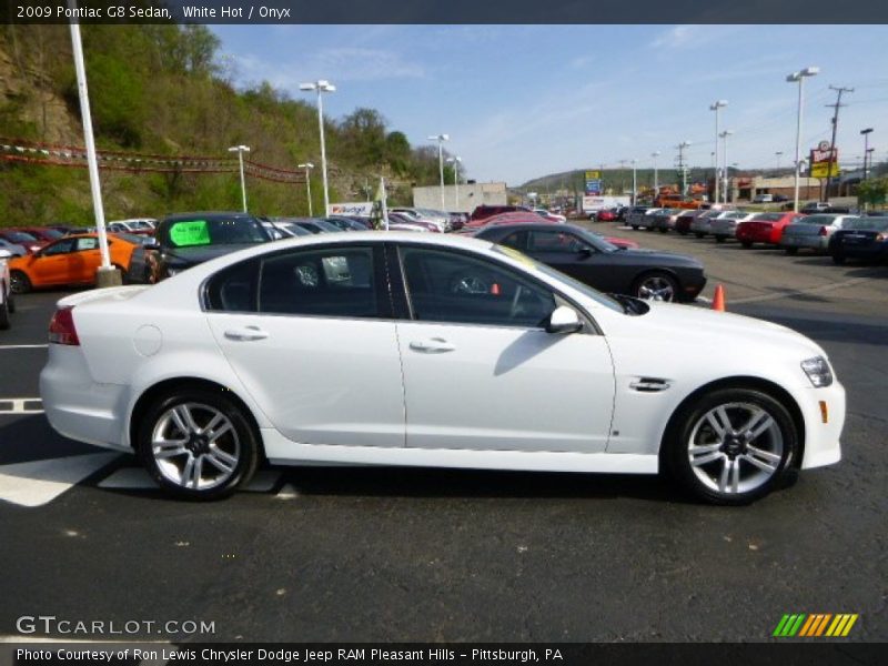 White Hot / Onyx 2009 Pontiac G8 Sedan