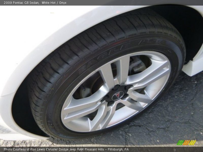 White Hot / Onyx 2009 Pontiac G8 Sedan