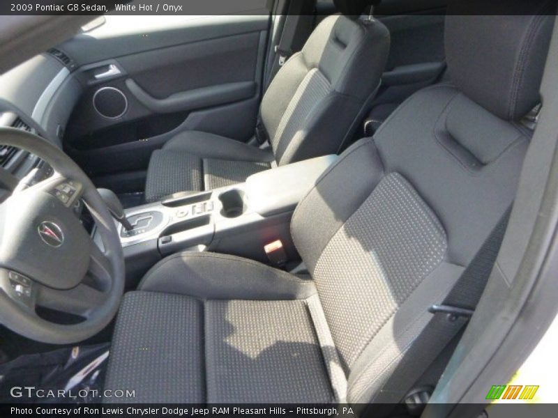 White Hot / Onyx 2009 Pontiac G8 Sedan