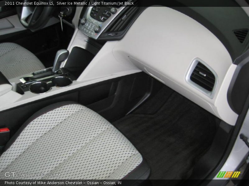 Silver Ice Metallic / Light Titanium/Jet Black 2011 Chevrolet Equinox LS