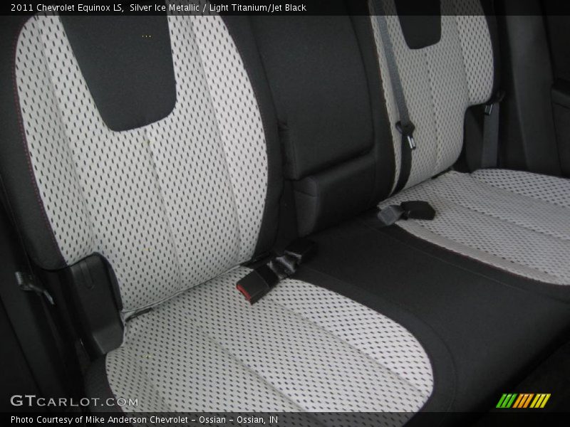 Silver Ice Metallic / Light Titanium/Jet Black 2011 Chevrolet Equinox LS