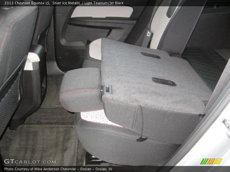 Silver Ice Metallic / Light Titanium/Jet Black 2011 Chevrolet Equinox LS