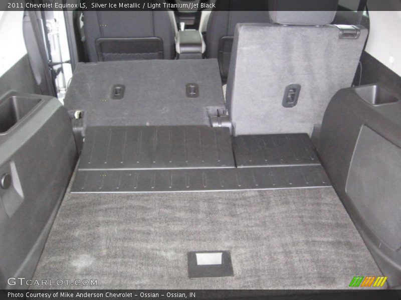 Silver Ice Metallic / Light Titanium/Jet Black 2011 Chevrolet Equinox LS