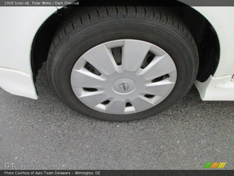 Polar White / Dark Charcoal 2006 Scion xB