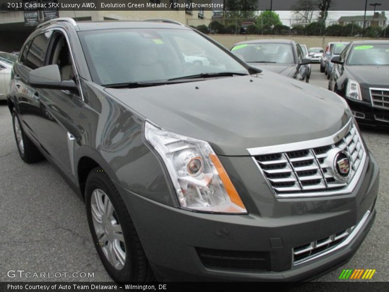 Front 3/4 View of 2013 SRX Luxury AWD