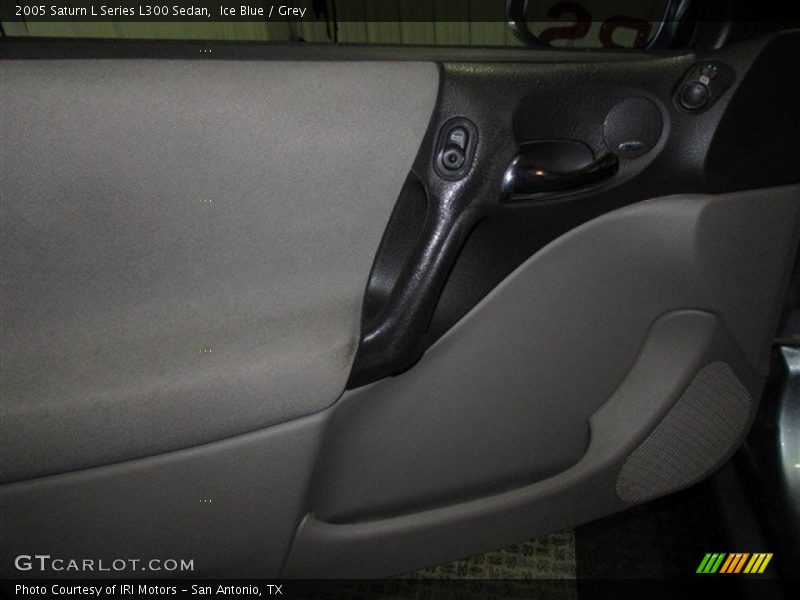 Ice Blue / Grey 2005 Saturn L Series L300 Sedan
