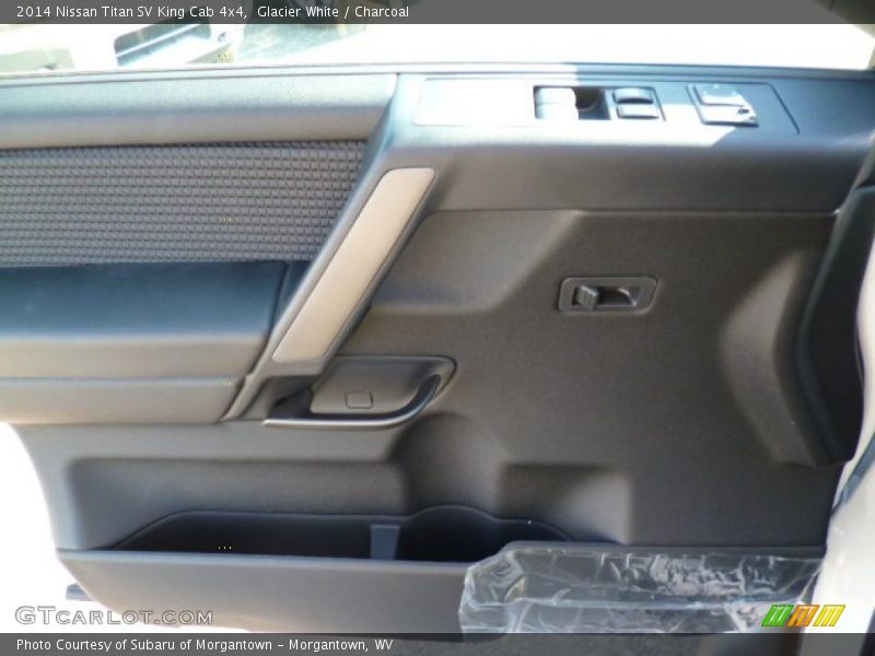 Glacier White / Charcoal 2014 Nissan Titan SV King Cab 4x4