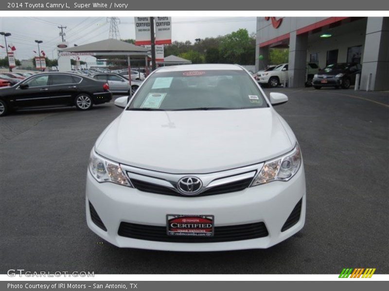 Super White / Ivory 2014 Toyota Camry L