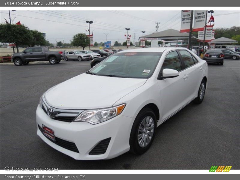 Super White / Ivory 2014 Toyota Camry L