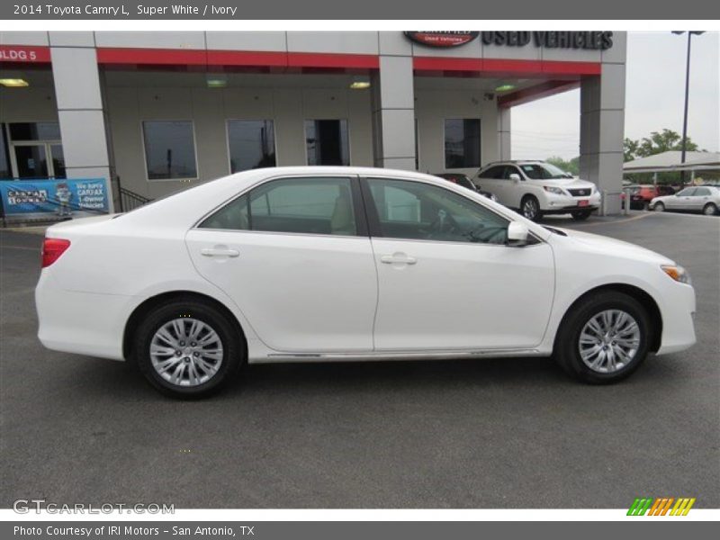Super White / Ivory 2014 Toyota Camry L