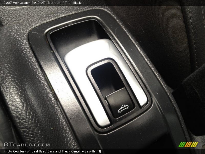 Black Uni / Titan Black 2007 Volkswagen Eos 2.0T