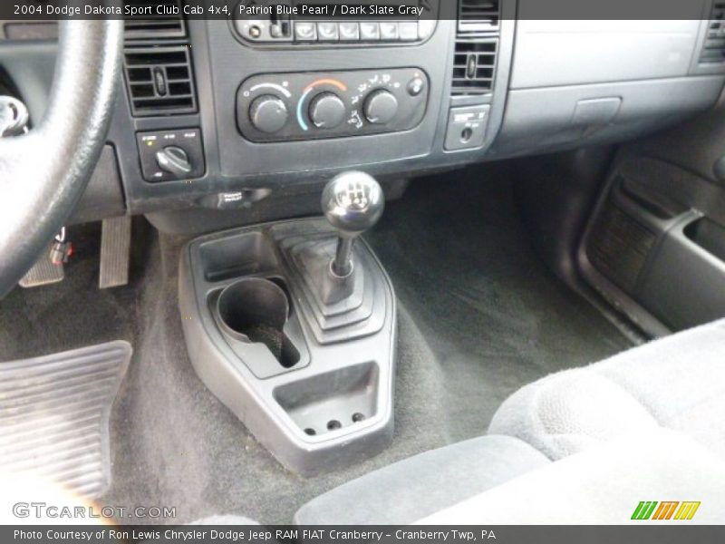 Patriot Blue Pearl / Dark Slate Gray 2004 Dodge Dakota Sport Club Cab 4x4