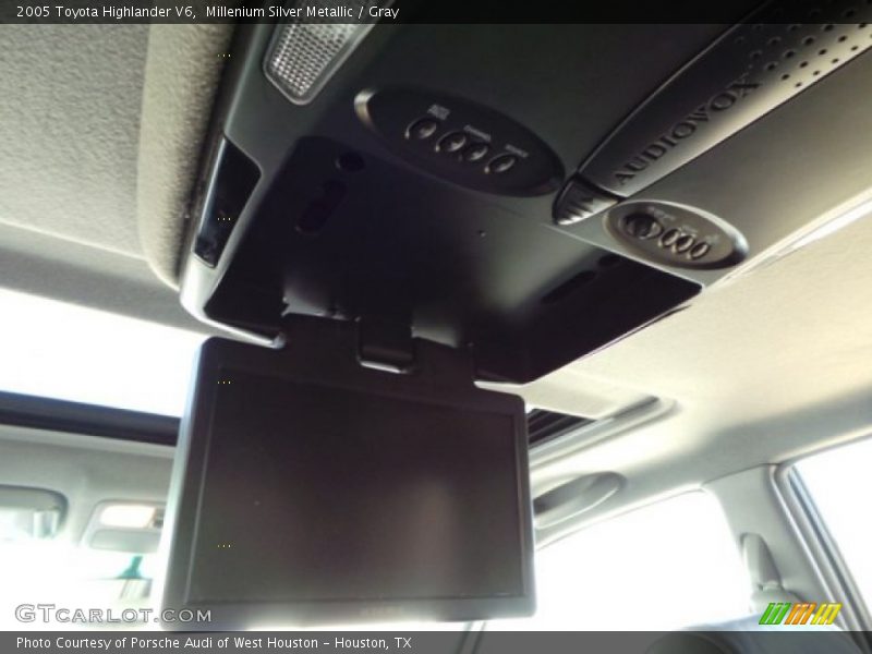 Millenium Silver Metallic / Gray 2005 Toyota Highlander V6