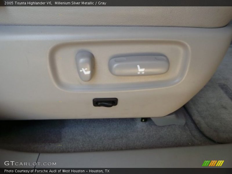 Millenium Silver Metallic / Gray 2005 Toyota Highlander V6
